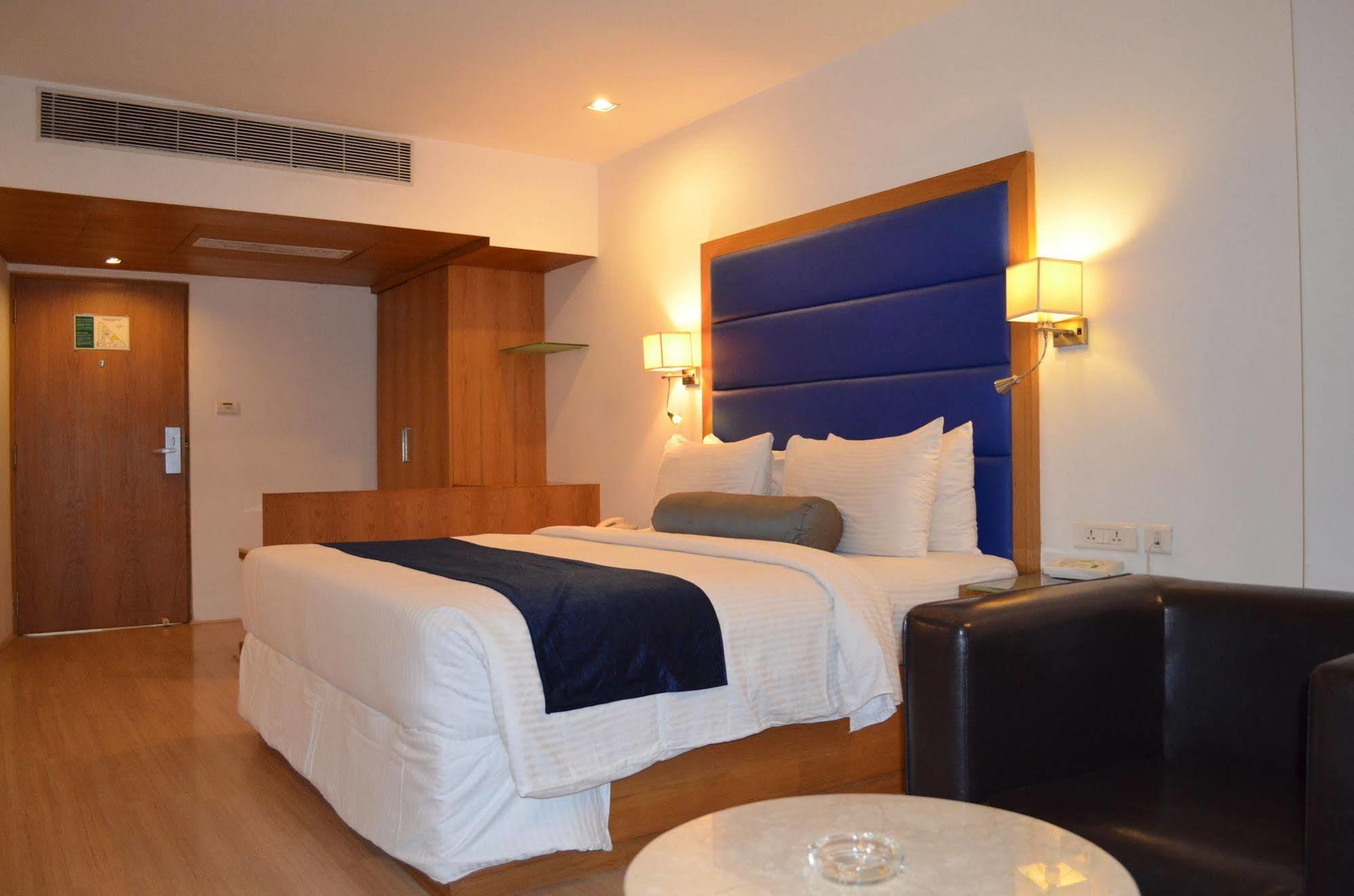 Peerless Hotel Hyderabad Ngoại thất bức ảnh