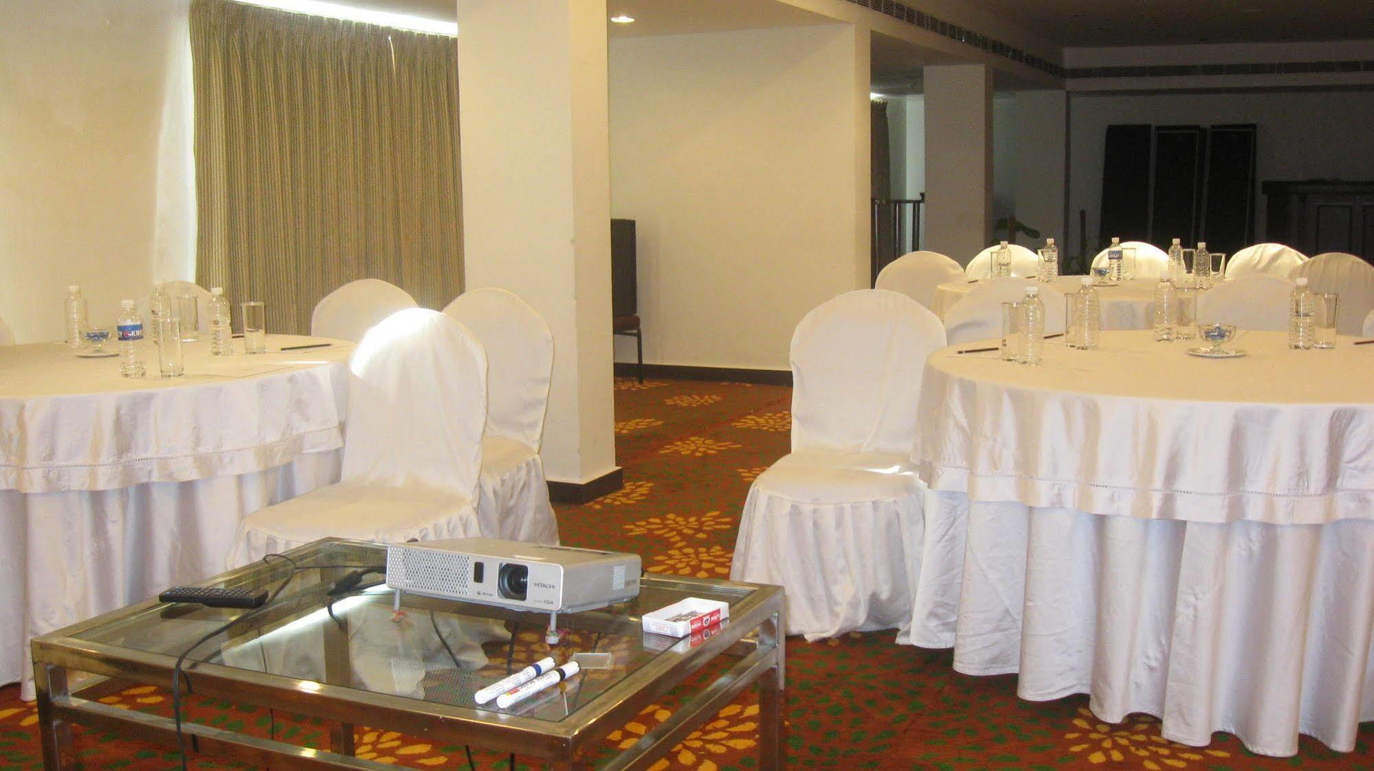 Peerless Hotel Hyderabad Ngoại thất bức ảnh